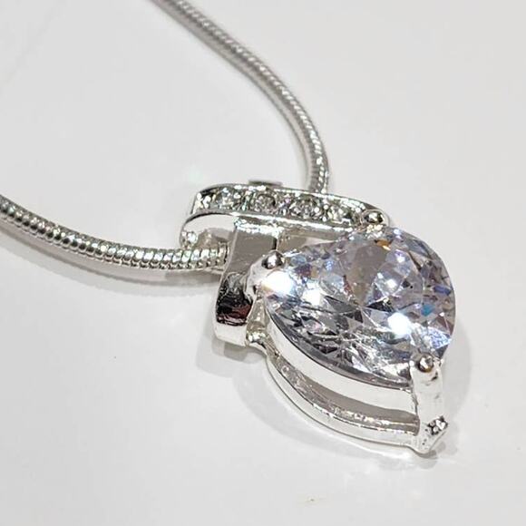 Cross My Heart Infinity Silver Heart Necklace Made with‎ Swarovski Crystals - Picture 5 of 12